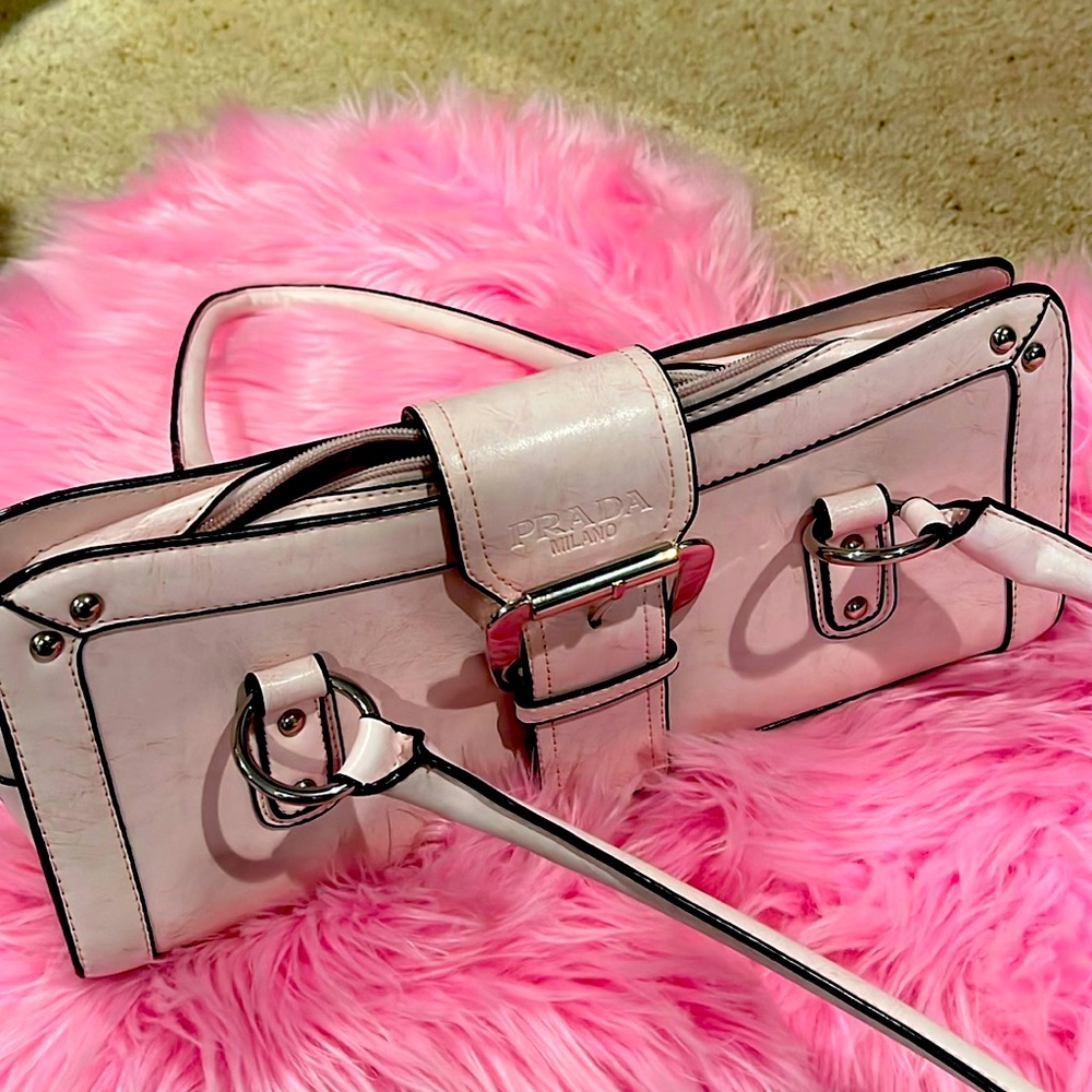 Adorable blush handbag👜14in by 6in, great going out bag!